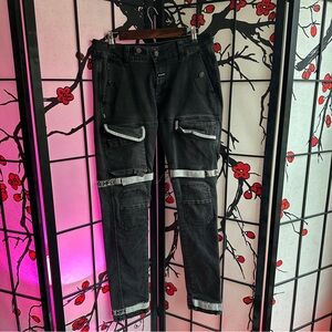 8&9 MFG Vintage Wash Cargo Jeans 32